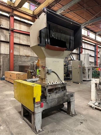 14" x 28" Battenfeld Gloucester #1428HD, granulator, 200 HP, 3 knife rotor, 1994 - Image 1