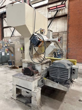 14" x 28" Battenfeld Gloucester #1428HD, granulator, 200 HP, 3 knife rotor, 1994 - Image 3