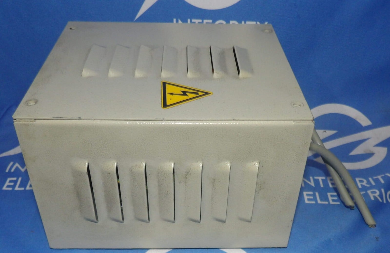 250/610 VA, Block B-0008008, block, 50/60 Hz, 1 yr warranty - Image 3