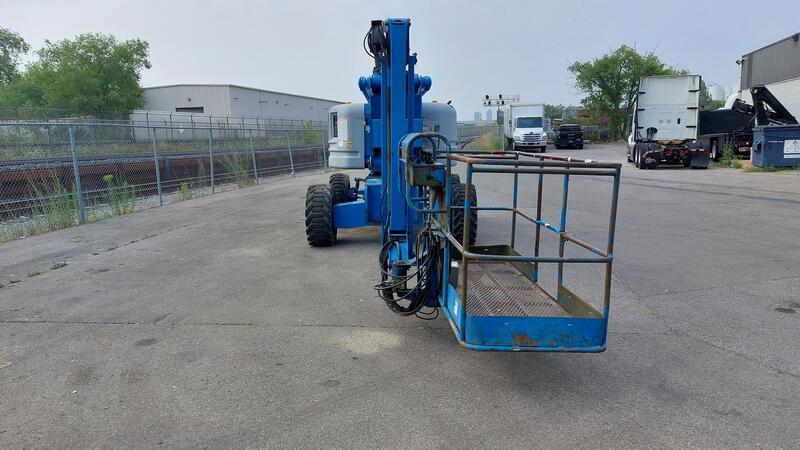 500 lb. Genie #Z-60/34, zoom boom, 4 x 4, dual fuel (LPG or gas), 60' platform height, 36' reach, 2011 - Image 3