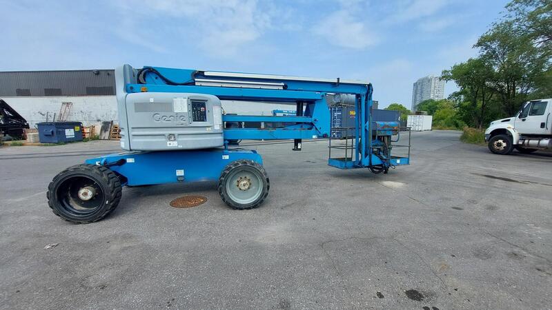500 lb. Genie #Z-60/34, zoom boom, 4 x 4, dual fuel (LPG or gas), 60' platform height, 36' reach, 2011 - Image 5
