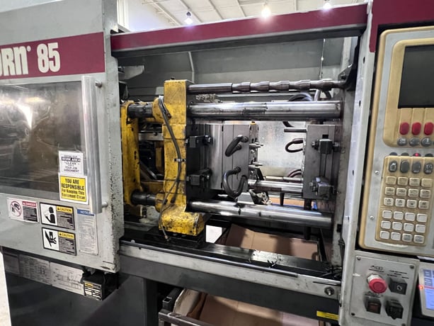 85 Ton, 5 oz., Van Dorn #85-HT-5F, horizontal injection molding machine, 13" x16" tie bar spacing, 22" DL, 15 - Image 4