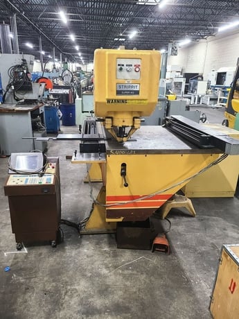 30 Ton, Strippit #Super-30/30, 440 V., 3ph, 30" throat, 5/8" stroke, 3.5" diameter x 12 gauge, 1988 - Image 2