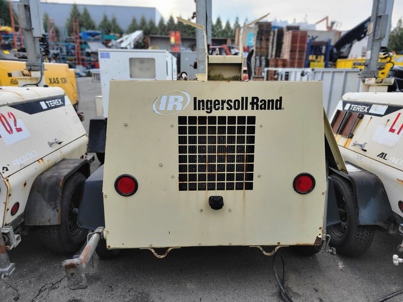 Ingersoll-Rand L8, Portable Light Tower, 4-6 Lamps, 5.7 liters Crankcase, 2.7 liters Coolant, 8 kW, 120/240 V - Image 4