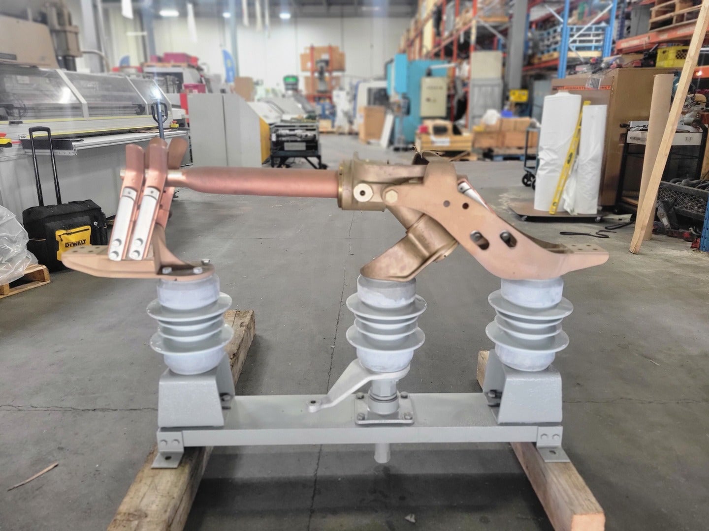 2000 Amp. H.k. Porter, MK-40, Air Switch, 3 Phase, 150 kV Basic Insulation Level - Image 1