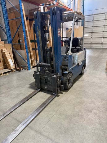 5000 lb. Mitsubishi #FGC25, Forklift, Propane Fuel, 48" Fork length, 187" Lift height, 83" Lowered Mast - Image 1
