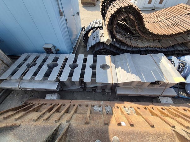 Aluminum Truck Ramps, B & D Manufacturing, 30000 lbs. max Weight, 60" width x 182" L x 35" H Size - Image 1