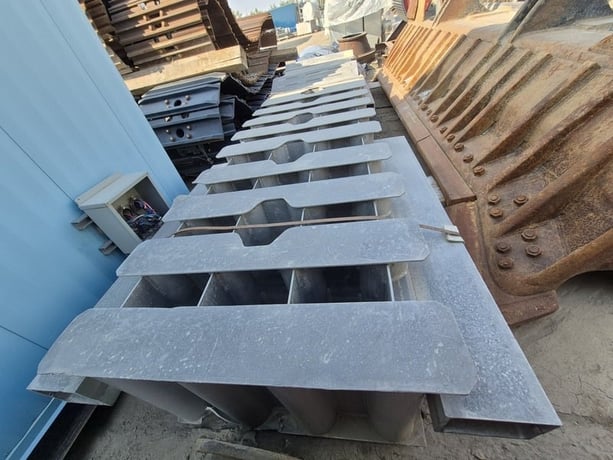 Aluminum Truck Ramps, B & D Manufacturing, 30000 lbs. max Weight, 60" width x 182" L x 35" H Size - Image 6
