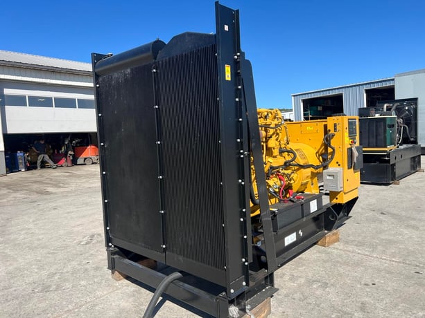 750 KW Caterpillar #C18, diesel generator set, open skid, 480 Volts, new factory warranty, 2023 - Image 2