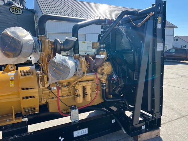 750 KW Caterpillar #C18, diesel generator set, open skid, 480 Volts, new factory warranty, 2023 - Image 8