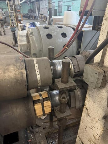 14" x 16" Bonding Systems International, 2-HI roll mill, 4" roll adj., 40" passline, 100 HP, forward / - Image 6