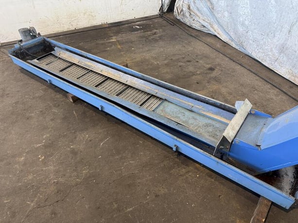 9" wide x 108" long, Hennig #M5, powered chip conveyor, 48" discharge height, 2011 - Image 4