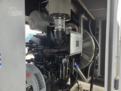 415 KW Marathon, diesel generator set, 3-phase, 480 Volts, 116 hours, John Deere 6135 engine, enclosure - Image 2
