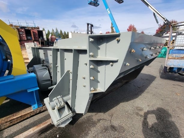 72" x 168" Deister, vibrating screen single deck - Image 1