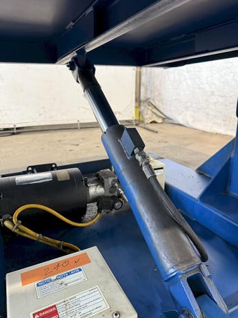 4000 lb. Hydraulic Tilt Table - Image 7
