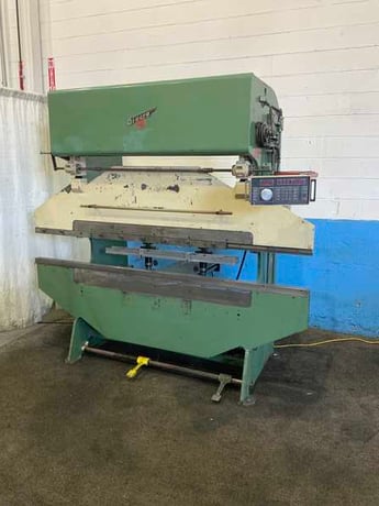 35 Ton, DiAcro #16-96, mechanical press brake, 8' overall, 62" between housing, 2" stroke, 6" throat, 3 HP, 1 - Image 10