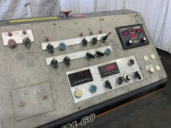 24" x 31" Hem #V140HM-60, vertical band saw, 20' x 1-1/2" x .50" blade, hydraulic head tilt, 10 HP, 2011 - Image 5