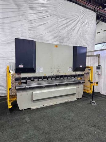 88 Ton, U.S. Industrial #80X3200, CNC hydraulic brake, 10.5'OA, 106.2" between housing, 3.93" stroke, 2007 - Image 1