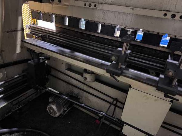 88 Ton, U.S. Industrial #80X3200, CNC hydraulic brake, 10.5'OA, 106.2" between housing, 3.93" stroke, 2007 - Image 8