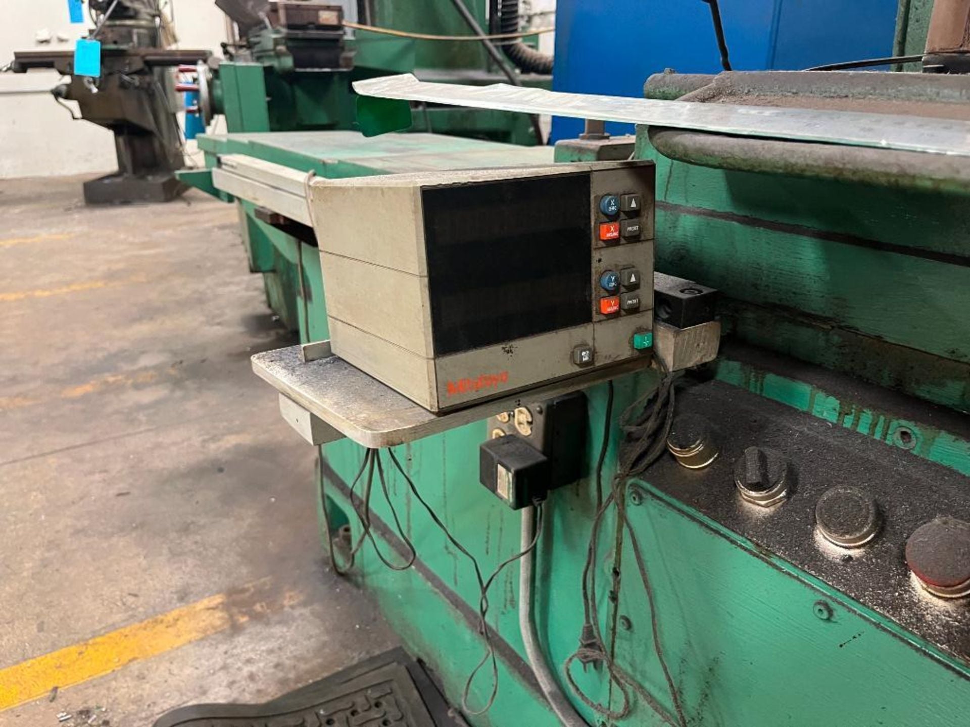 18" x 48" Cincinnati #DE, Universal Cylindrical Grinder, Auto Cycle, 14" wheel diameter, 7.5 HP, 3" - 220" - Image 3