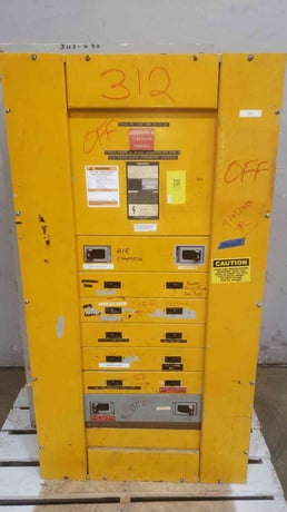 600 Amps, Siemens SPP, Panelboard, 14 Breaker, 480Y/277 Volts, 3PH, 4W, 1989 - Image 1