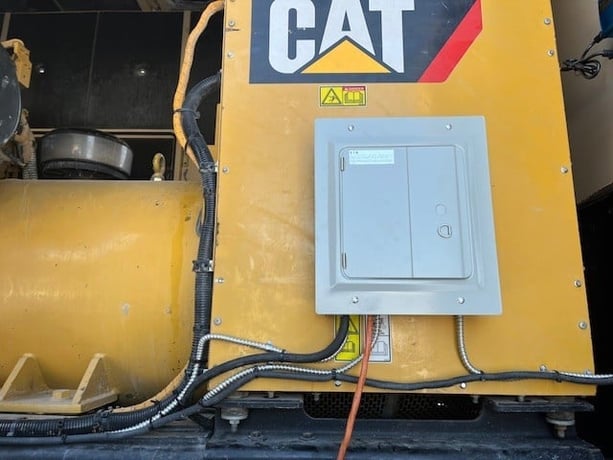 750 KW Caterpillar #C27, standby diesel generator set, 347-600 Volts, 9525 hours, enclosure, 2017 - Image 9