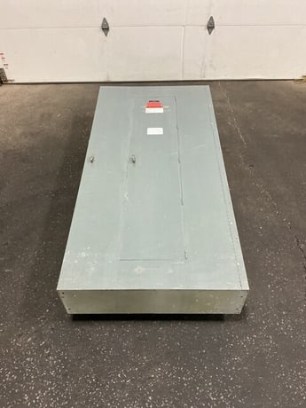 310 Amp. General Electric, CCB, panelboard, 4 wire, 277/480 Volts, 3 phase - Image 2