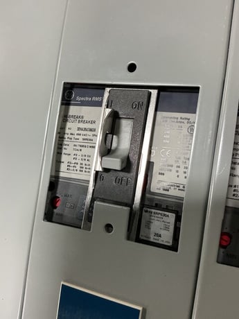 600 Amp. General Electric, Spectra Series, panelboard, 4-wire, 277/480Y Volts, 3 phase - Image 8