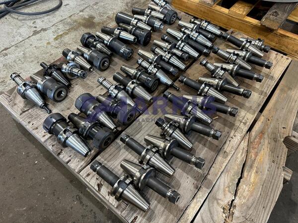 Caterpillar 40, pallet of tool holders - Image 2