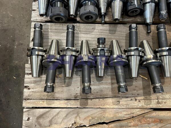 Caterpillar 40, pallet of tool holders - Image 5