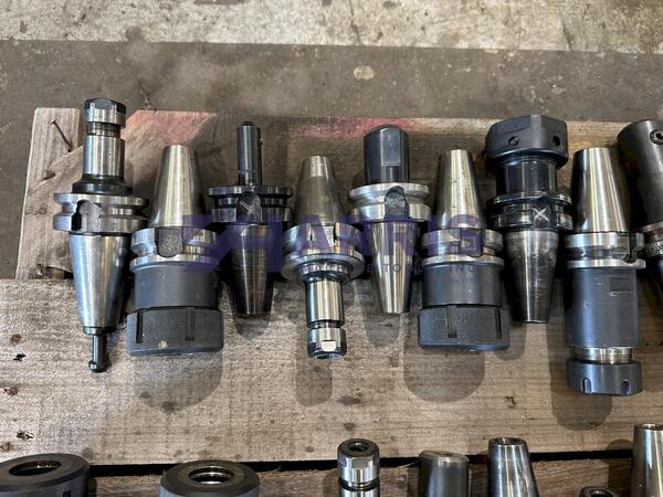 Caterpillar 40, pallet of tool holders - Image 9