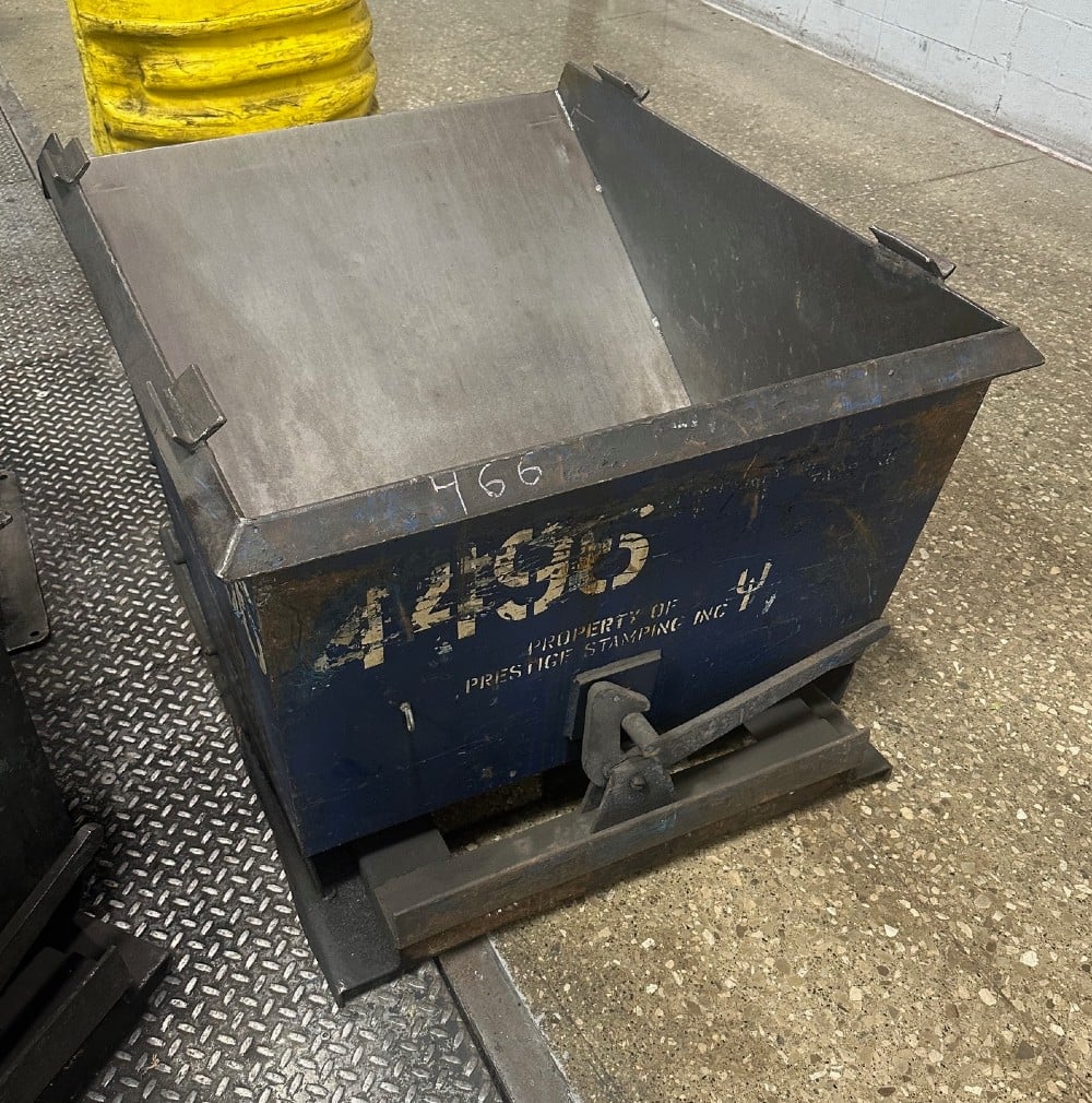 Aurora 1/2 yard Dump Hopper - Image 3