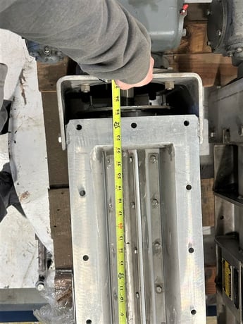 5" x 22" Wyssmont #RAL-095, rotary airlock feeder, Stainless adjustable tip - Image 9