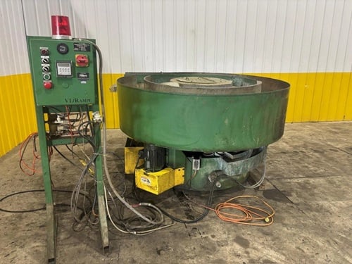 VL Rampe #SB-8.5SWC, dual media vibratory deburring machine, 8.5 cu.ft., timer, lube injection - Image 5