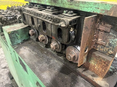 1/4" Shuster, 16 roll, 2 plane wire & bar powered straightener, all roll individual adjustment - Image 6