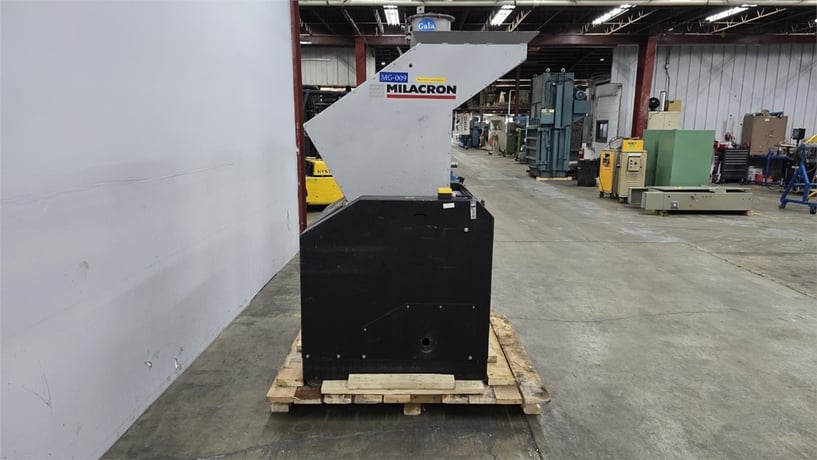 22" x 21" Milacron #MBG-18, Plastic Granulator, 7.5 HP, 73" infeed H, 460 V., 3-Ph., 60 Hz, 2006 - Image 4