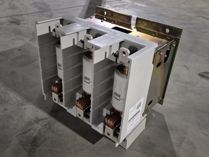 400 Amps. Siemens #3TL6515-0AK2, Vacuum Contactor, 3 Pole, 12 KV, 2014 - Image 1