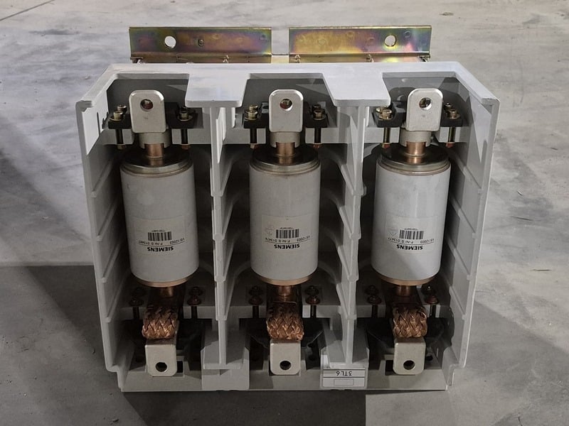 400 Amps. Siemens #3TL6515-0AK2, Vacuum Contactor, 3 Pole, 12 KV, 2014 - Image 3