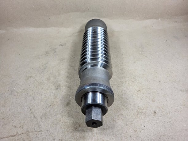 Caterpillar #4737210, Shaft - Image 3
