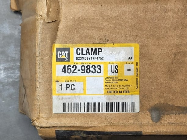 Caterpillar #462-9833, Single Tube Two Halves Saddle Clamp, 2.5" width, 7" inner diameter - Image 2