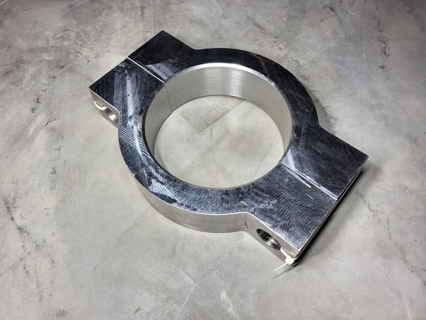 Caterpillar #462-9833, Single Tube Two Halves Saddle Clamp, 2.5" width, 7" inner diameter - Image 5