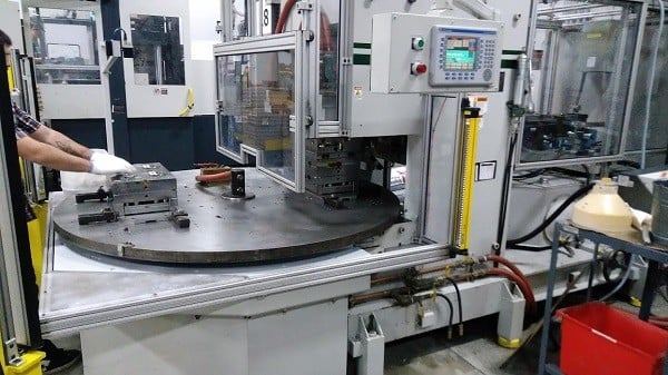 130 Ton, 9.93 oz., Autojectors #WDTHC130-4 Special, Vertical Rotary Injection Mold Machine, 2000 - Image 8