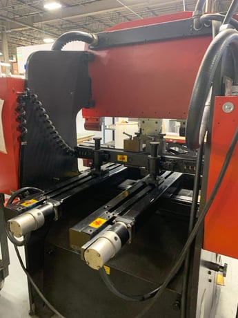 35 Ton, Amada #RG-35, Hydraulic Press Brake, 47.3" Table L, 49.3" max bending L, 40.2" distance between - Image 3