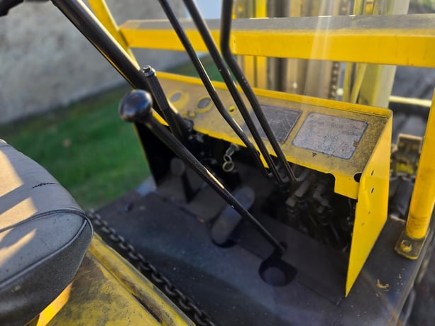 4000 lb. TCM #FCG-20L4, forklift, side shift - Image 8