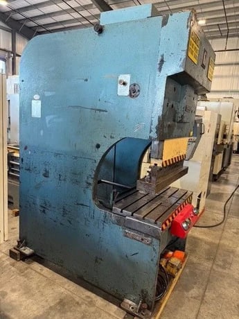 66 Ton, Amada #SPH-60, hydraulic brake punch, 2.6'OA, 22" between housing, 5.9" stroke, 22.5" open, 1983 - Image 6