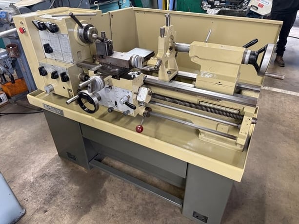 13" x 40" DoAll #13", Engine Lathe, 7" swing over cross slide, 50-2500 RPM, 3-5 HP, threading - Image 1