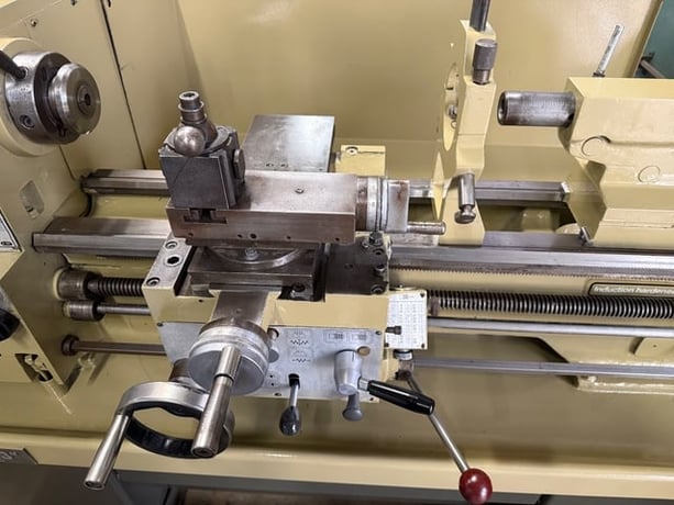 13" x 40" DoAll #13", Engine Lathe, 7" swing over cross slide, 50-2500 RPM, 3-5 HP, threading - Image 4