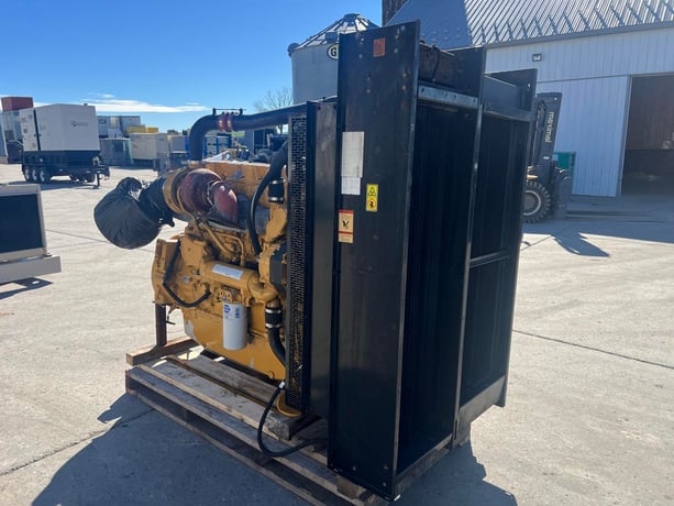 600 HP Caterpillar #C15, industrial power unit with radiator, 1800 RPM, Tier 3 pre-emission, 5030 hours, 2011 - Image 4