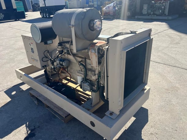 105 KW Kato light #6068TF150, diesel generator, 6.8 liter John Deere engine, open skid, 120/240 Volts, 788 - Image 4