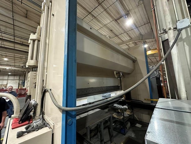 350 Ton, Cincinnati #PF350-12, CNC press brake, 14' overall, 150" between housing, 16" stroke, pedestal - Image 3